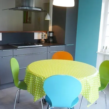 Maison Spacieuse Avec Jardin Et Cheminee A - Fr-1-496-110 Летний дом Renaison