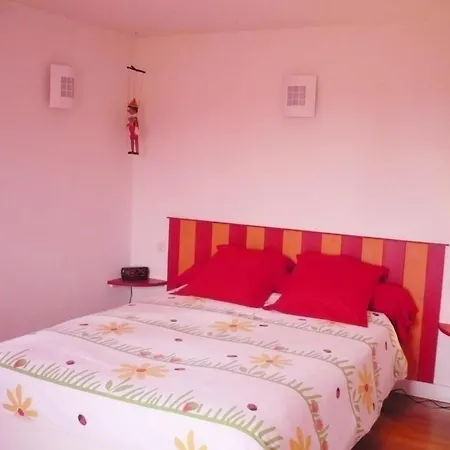 Maison Spacieuse Avec Jardin Et Cheminee A - Fr-1-496-110 Летний дом Renaison