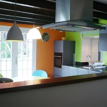 Maison Spacieuse Avec Jardin Et Cheminee A - Fr-1-496-110 *